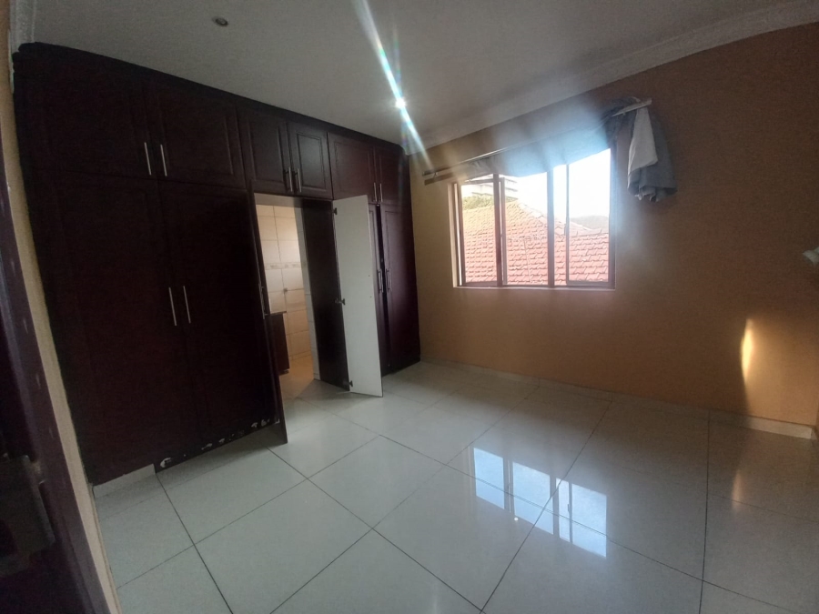 7 Bedroom Property for Sale in Essenwood KwaZulu-Natal