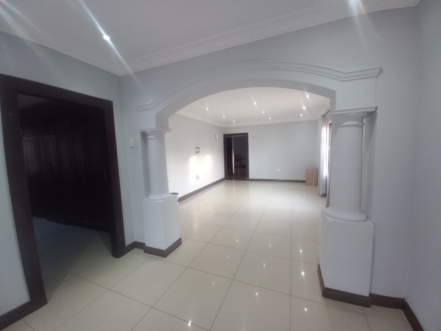 7 Bedroom Property for Sale in Essenwood KwaZulu-Natal