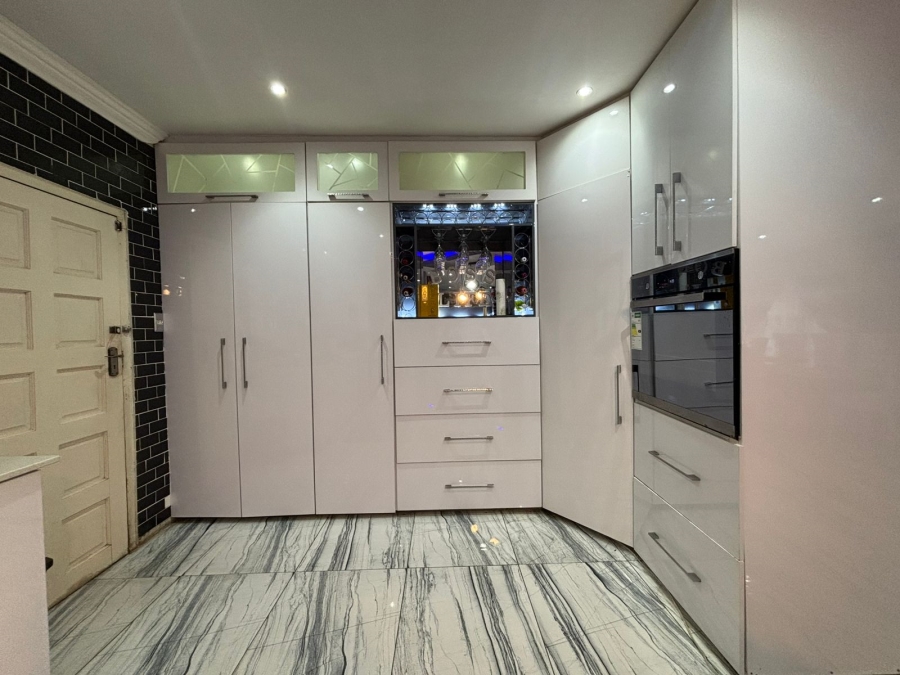 4 Bedroom Property for Sale in Newlands East KwaZulu-Natal
