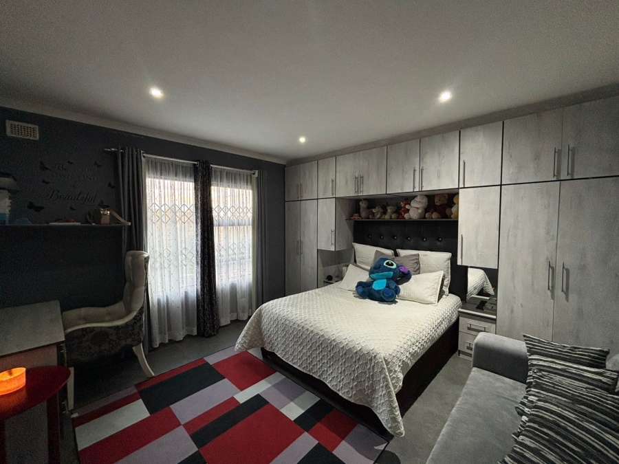 4 Bedroom Property for Sale in Newlands East KwaZulu-Natal