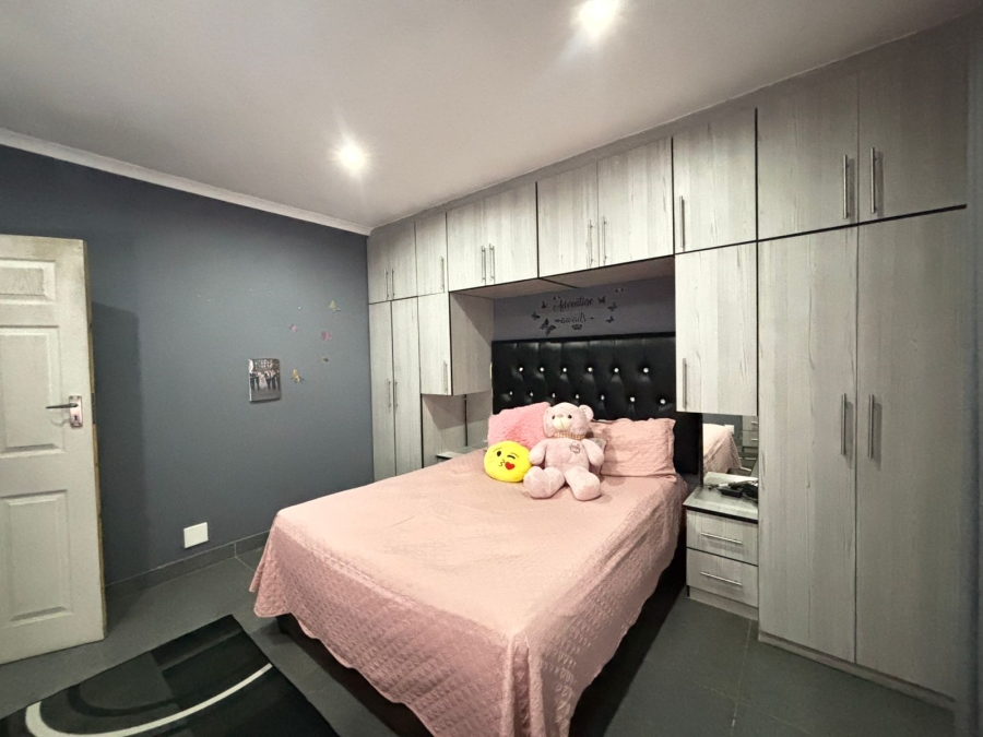 4 Bedroom Property for Sale in Newlands East KwaZulu-Natal