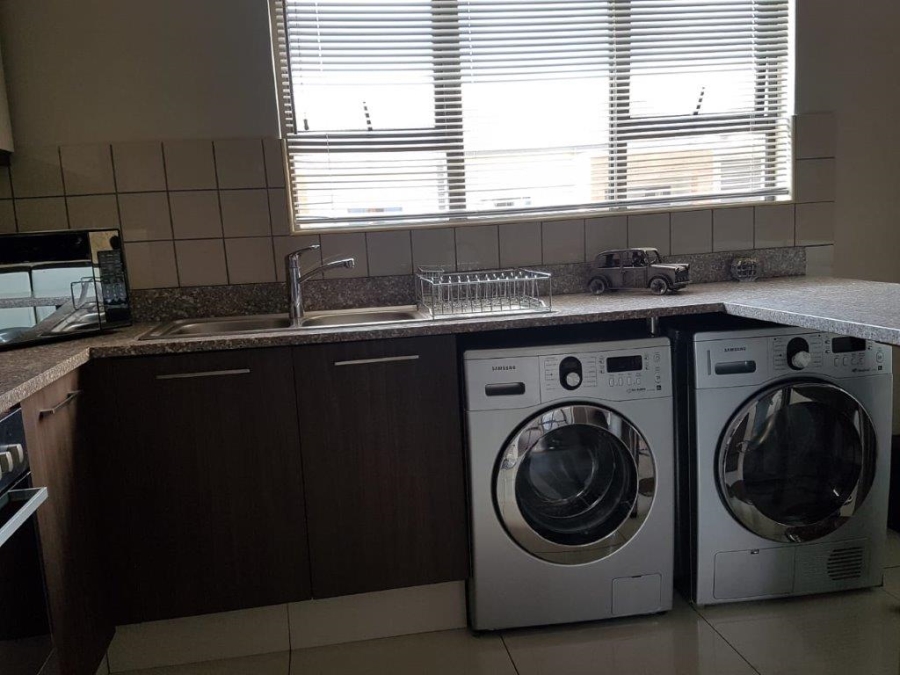 To Let 2 Bedroom Property for Rent in Umhlanga Ridge KwaZulu-Natal