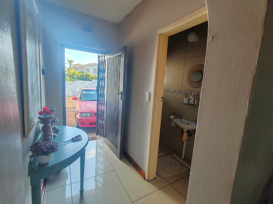3 Bedroom Property for Sale in Uvongo KwaZulu-Natal