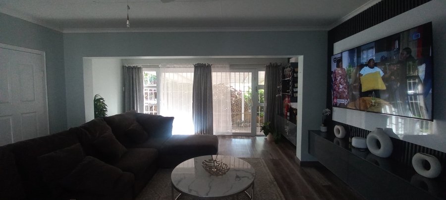 To Let 3 Bedroom Property for Rent in Margate KwaZulu-Natal