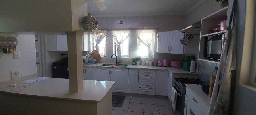 To Let 3 Bedroom Property for Rent in Margate KwaZulu-Natal