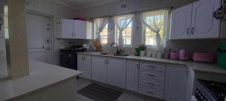 To Let 3 Bedroom Property for Rent in Margate KwaZulu-Natal