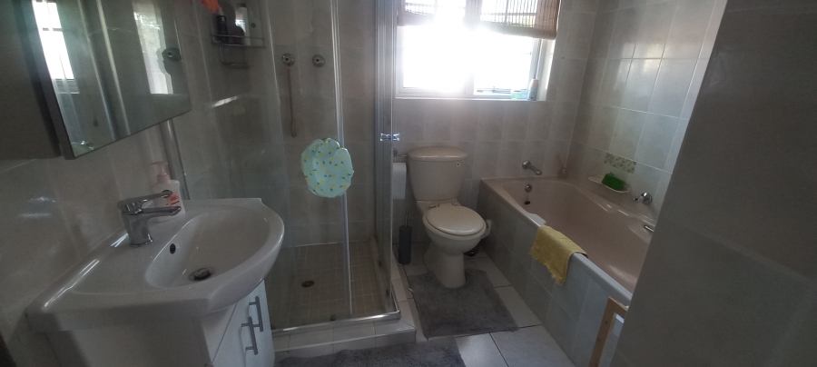 To Let 3 Bedroom Property for Rent in Margate KwaZulu-Natal