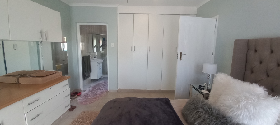 To Let 3 Bedroom Property for Rent in Margate KwaZulu-Natal