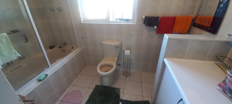 To Let 3 Bedroom Property for Rent in Margate KwaZulu-Natal