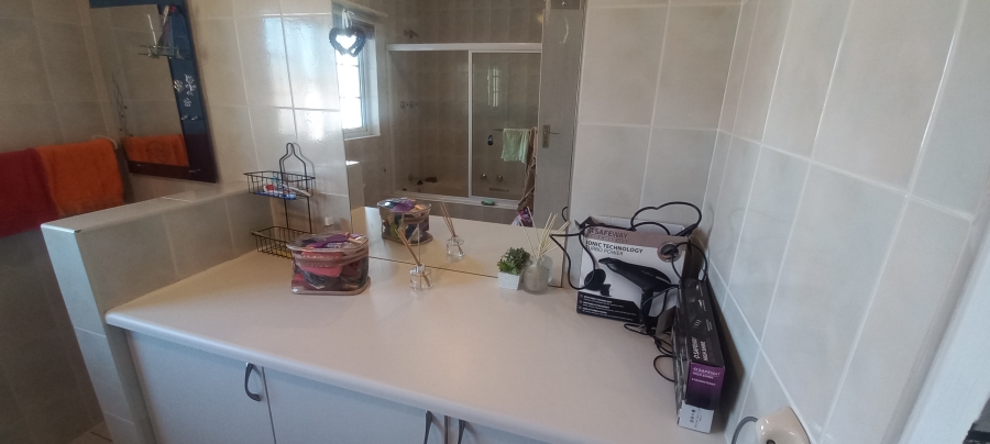 To Let 3 Bedroom Property for Rent in Margate KwaZulu-Natal