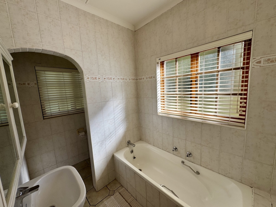 4 Bedroom Property for Sale in Worlds View KwaZulu-Natal