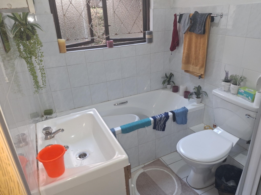 1 Bedroom Property for Sale in Bellair KwaZulu-Natal