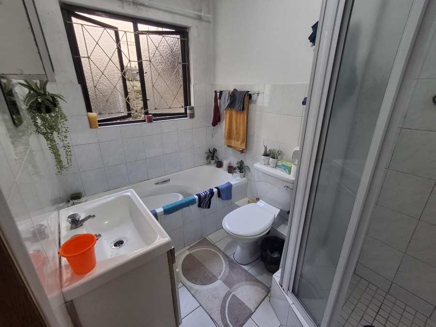 1 Bedroom Property for Sale in Bellair KwaZulu-Natal