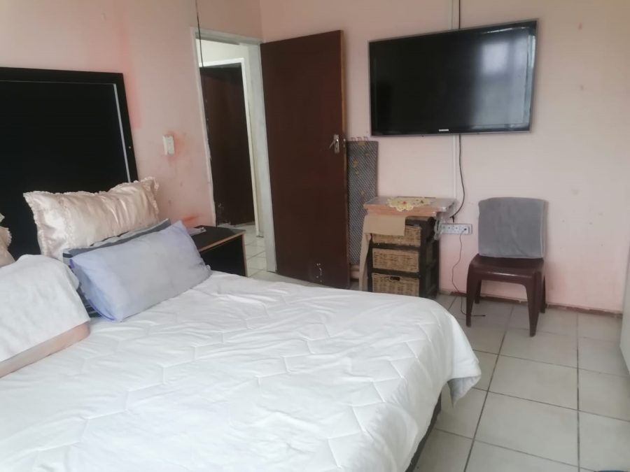3 Bedroom Property for Sale in Umlazi KwaZulu-Natal