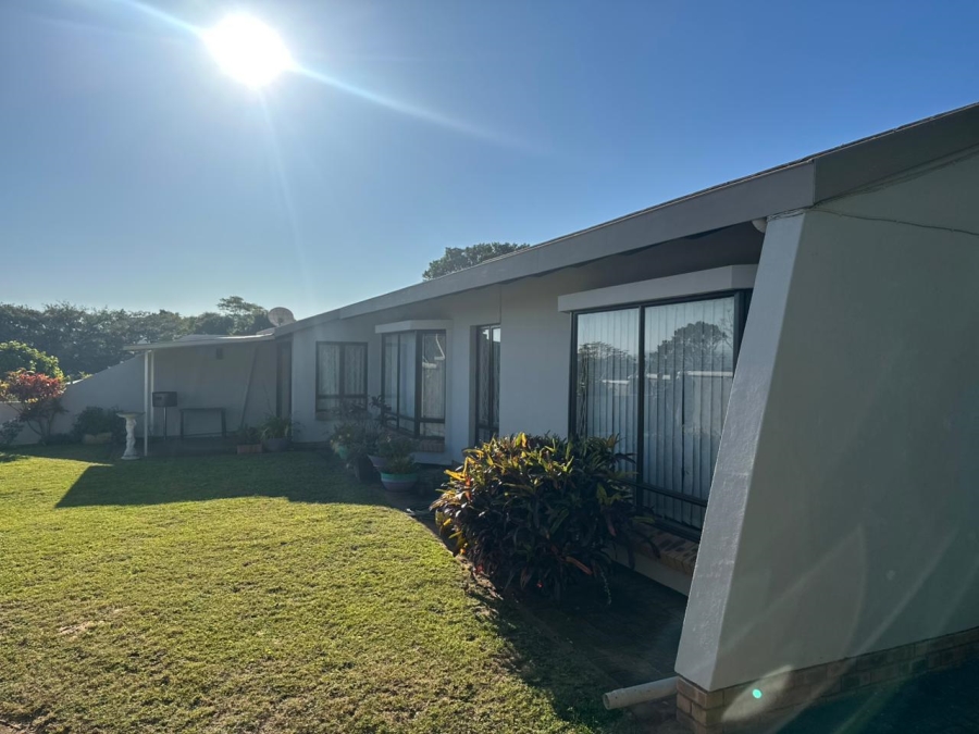 2 Bedroom Property for Sale in Uvongo KwaZulu-Natal
