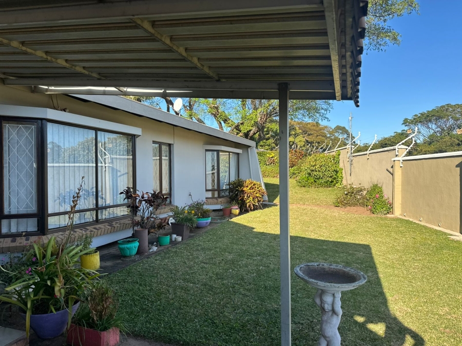 2 Bedroom Property for Sale in Uvongo KwaZulu-Natal