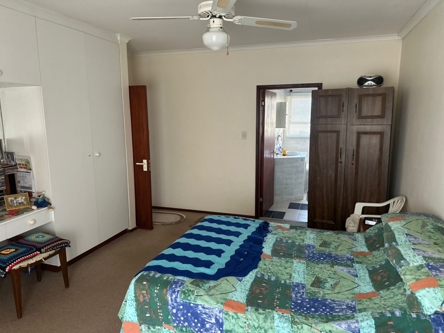 2 Bedroom Property for Sale in Uvongo KwaZulu-Natal