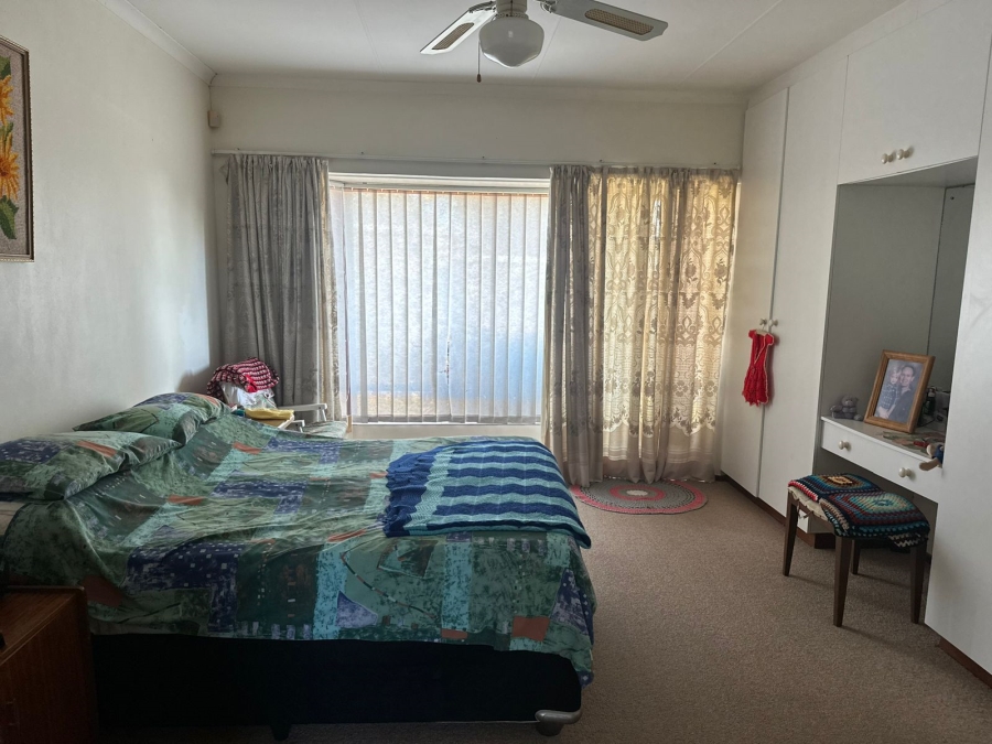 2 Bedroom Property for Sale in Uvongo KwaZulu-Natal