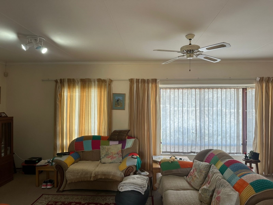 2 Bedroom Property for Sale in Uvongo KwaZulu-Natal