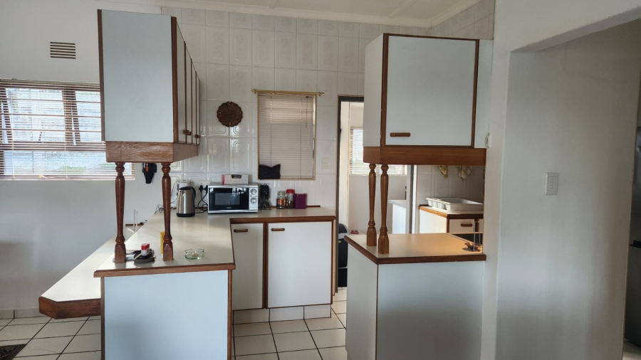 3 Bedroom Property for Sale in Uvongo KwaZulu-Natal