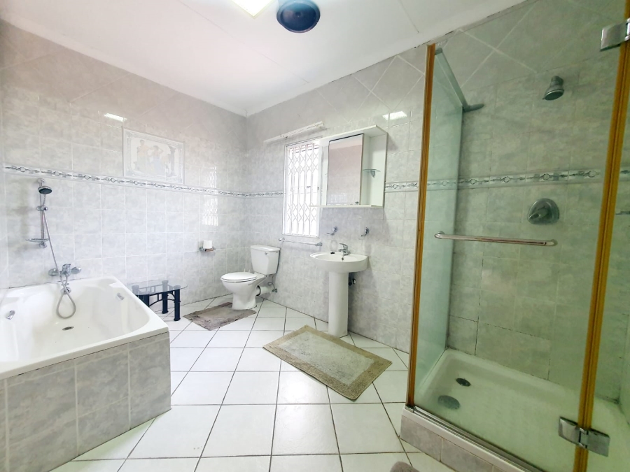 1 Bedroom Property for Sale in Tuzi Gazi KwaZulu-Natal