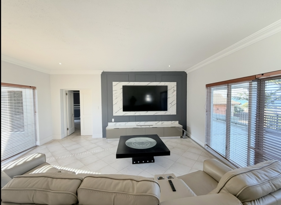 5 Bedroom Property for Sale in Umhlanga KwaZulu-Natal
