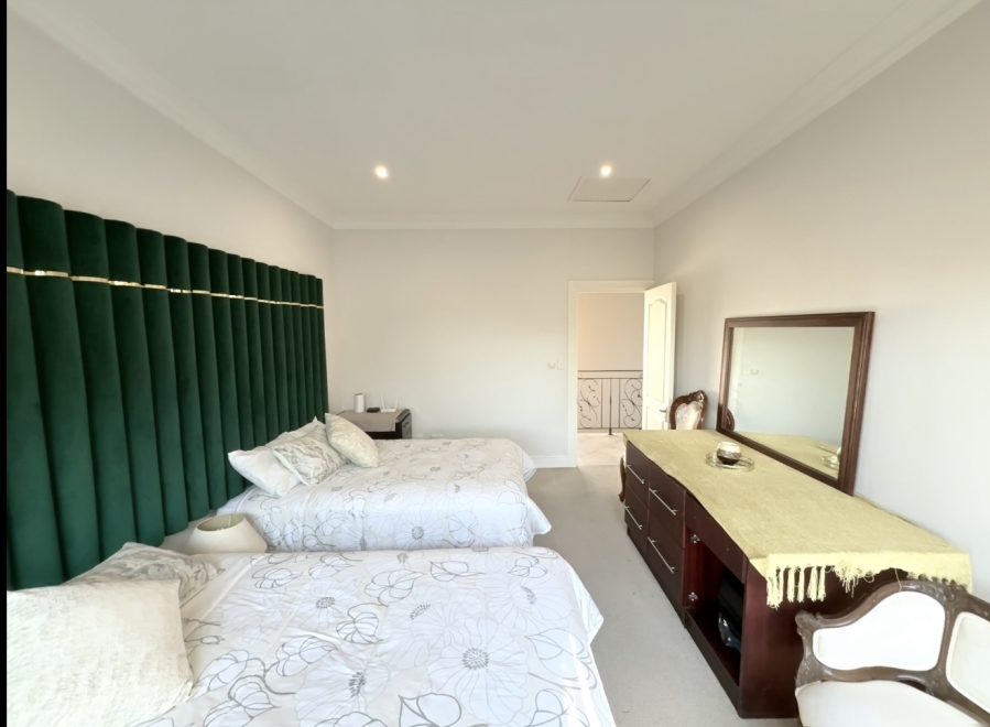 5 Bedroom Property for Sale in Umhlanga KwaZulu-Natal