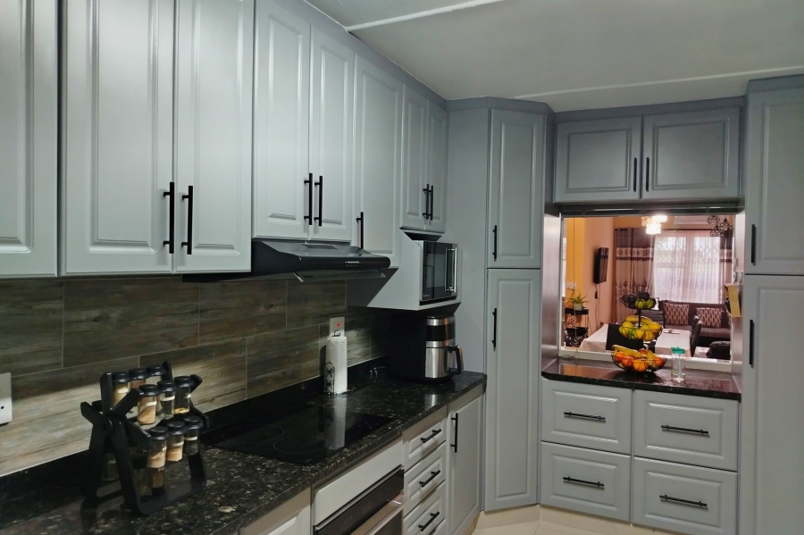 3 Bedroom Property for Sale in Caneside KwaZulu-Natal