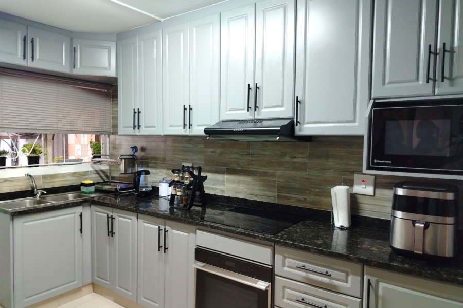 3 Bedroom Property for Sale in Caneside KwaZulu-Natal