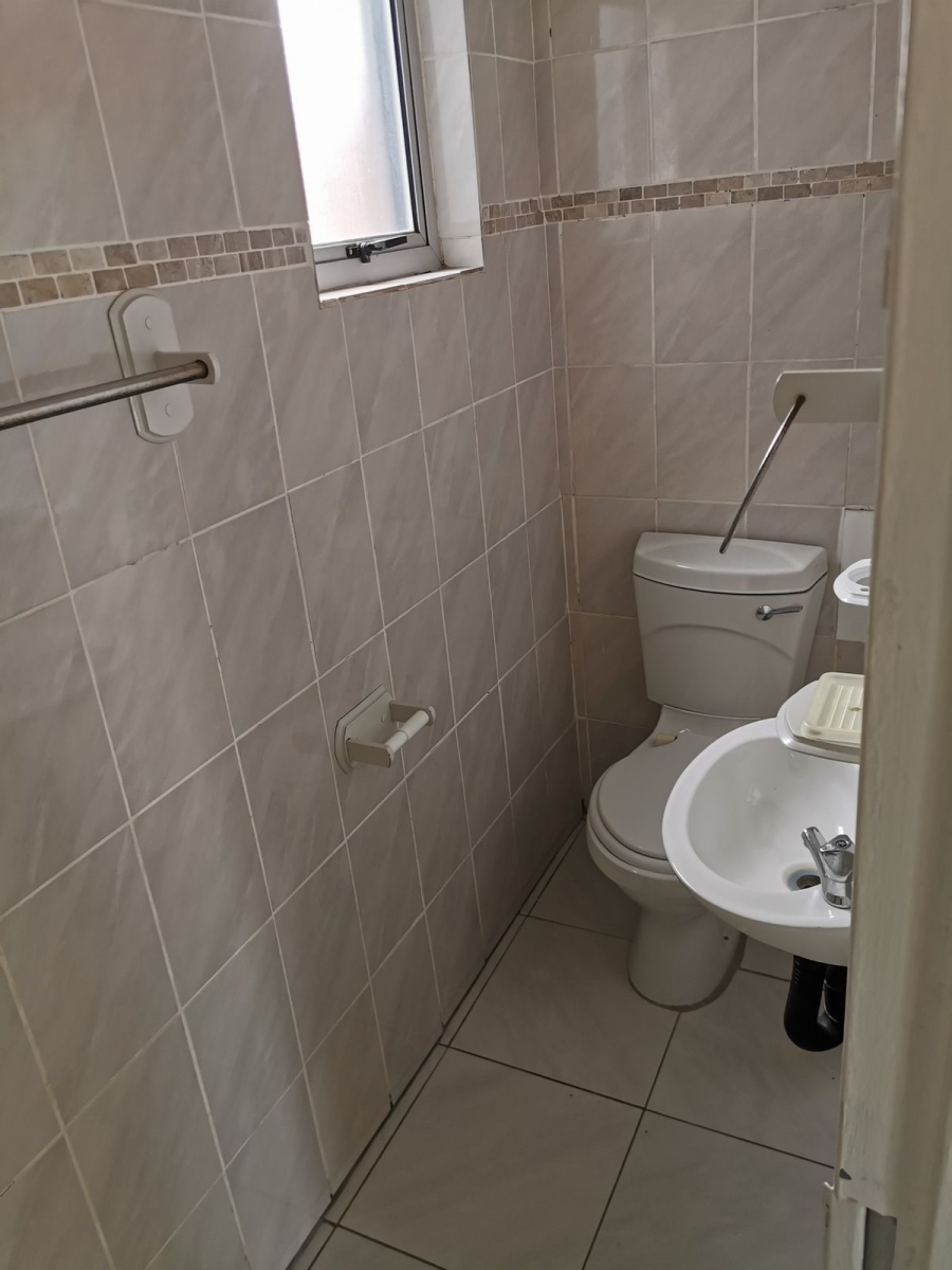 To Let 1 Bedroom Property for Rent in Meer En See KwaZulu-Natal
