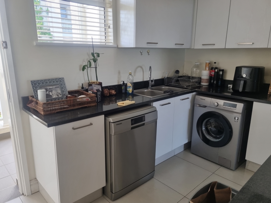 To Let 2 Bedroom Property for Rent in La Lucia KwaZulu-Natal