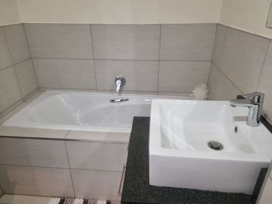 To Let 2 Bedroom Property for Rent in La Lucia KwaZulu-Natal