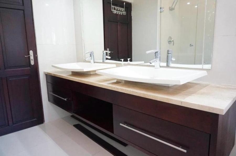 To Let 4 Bedroom Property for Rent in Umhlanga KwaZulu-Natal