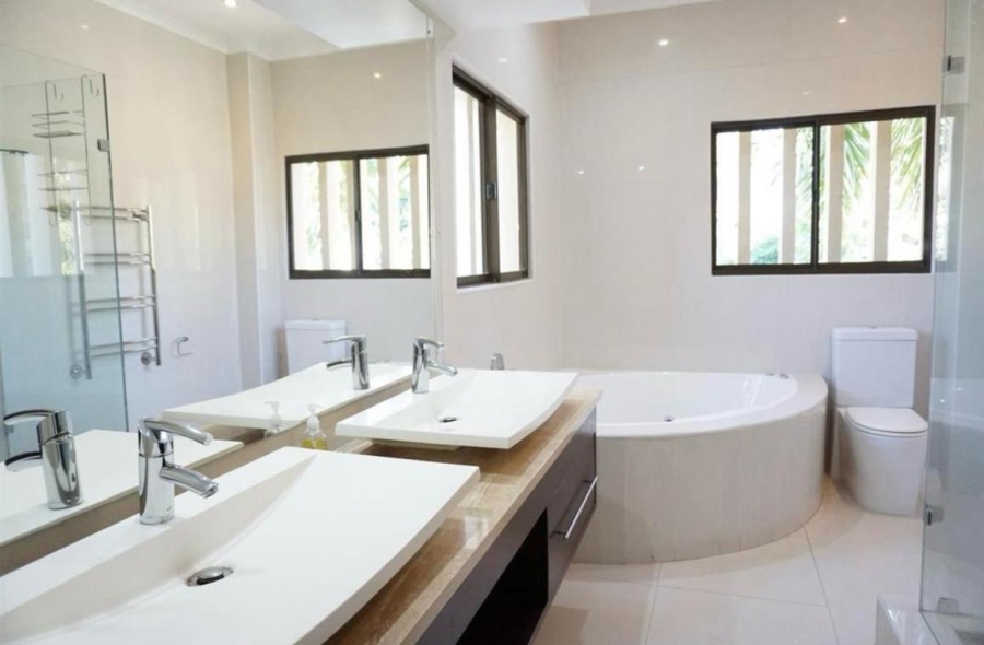 To Let 4 Bedroom Property for Rent in Umhlanga KwaZulu-Natal