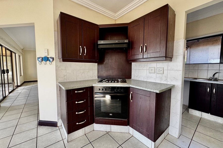 To Let 3 Bedroom Property for Rent in Ballitoville KwaZulu-Natal