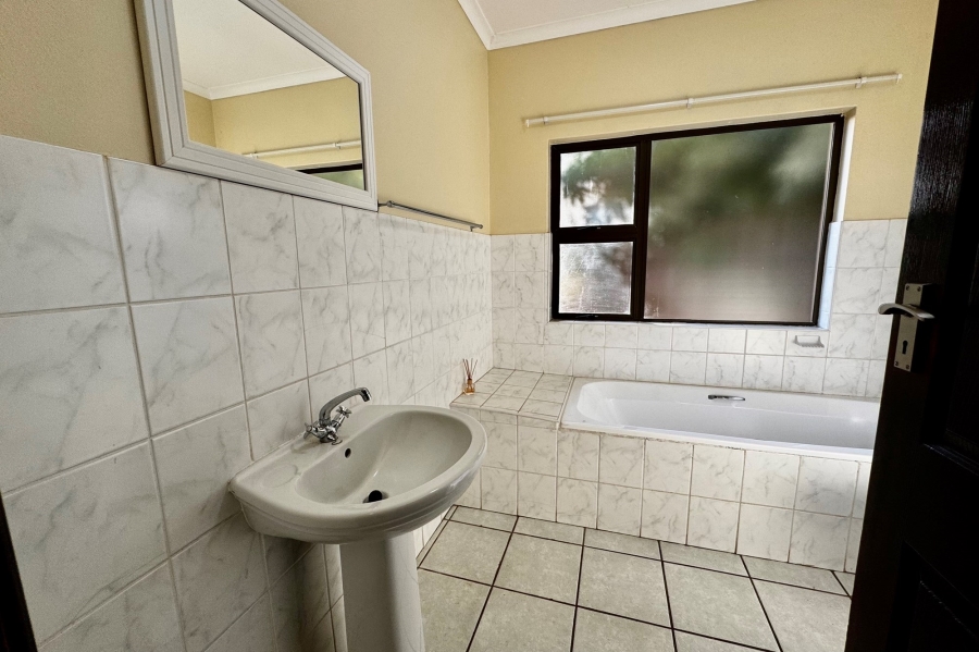 To Let 3 Bedroom Property for Rent in Ballitoville KwaZulu-Natal