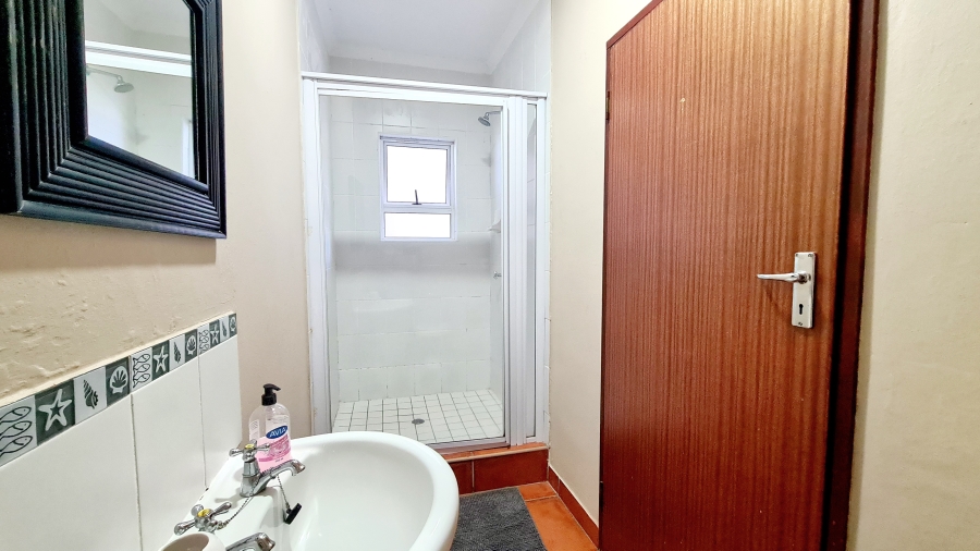 5 Bedroom Property for Sale in Elysium KwaZulu-Natal