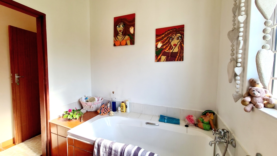 5 Bedroom Property for Sale in Elysium KwaZulu-Natal