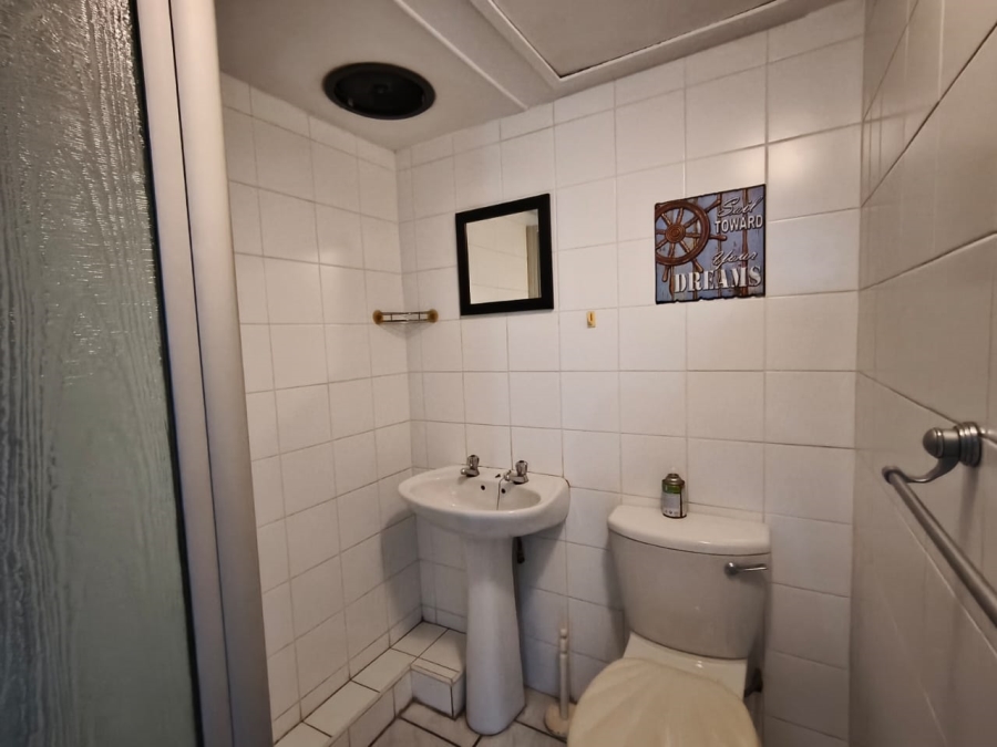 To Let 2 Bedroom Property for Rent in Margate KwaZulu-Natal