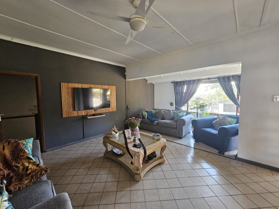 7 Bedroom Property for Sale in Uvongo KwaZulu-Natal