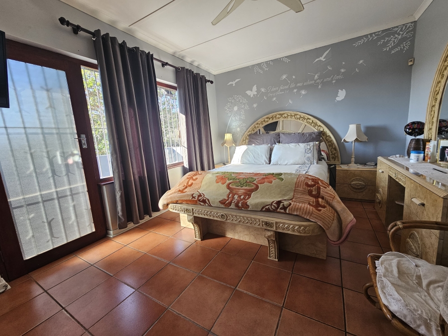 7 Bedroom Property for Sale in Uvongo KwaZulu-Natal