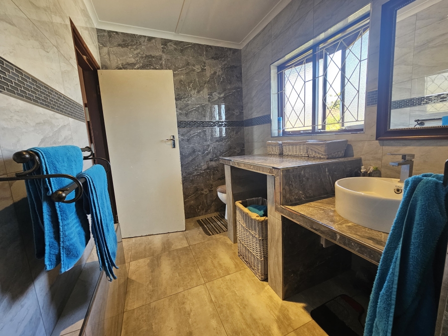 7 Bedroom Property for Sale in Uvongo KwaZulu-Natal