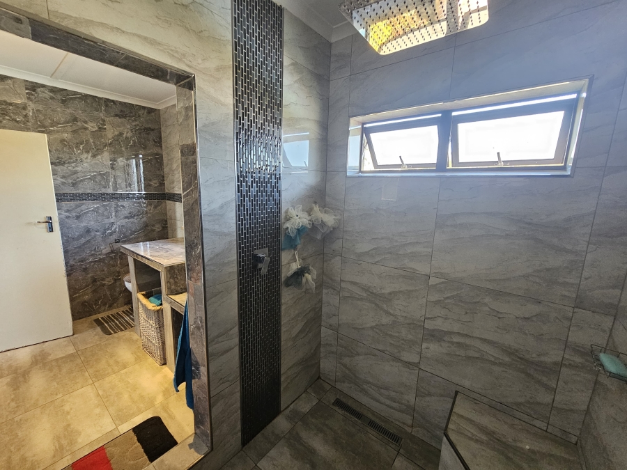 7 Bedroom Property for Sale in Uvongo KwaZulu-Natal