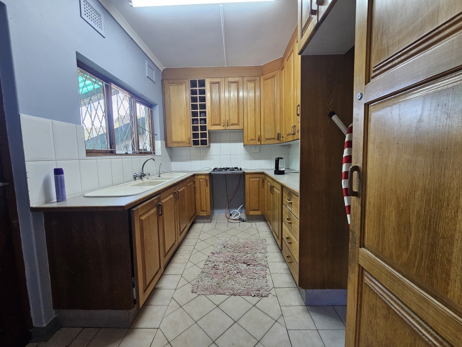 7 Bedroom Property for Sale in Uvongo KwaZulu-Natal