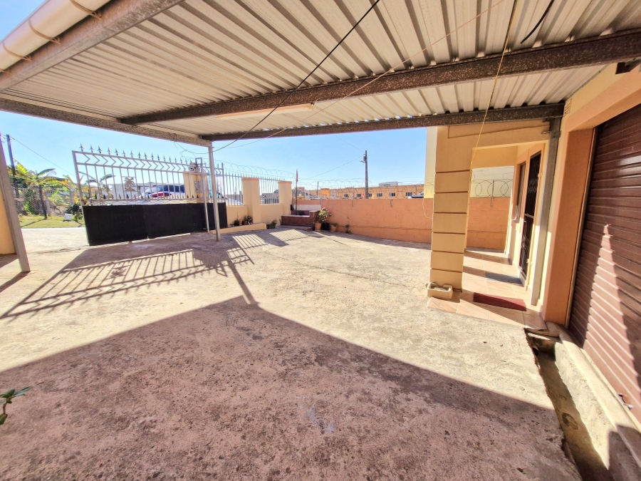 2 Bedroom Property for Sale in Trenance Park KwaZulu-Natal