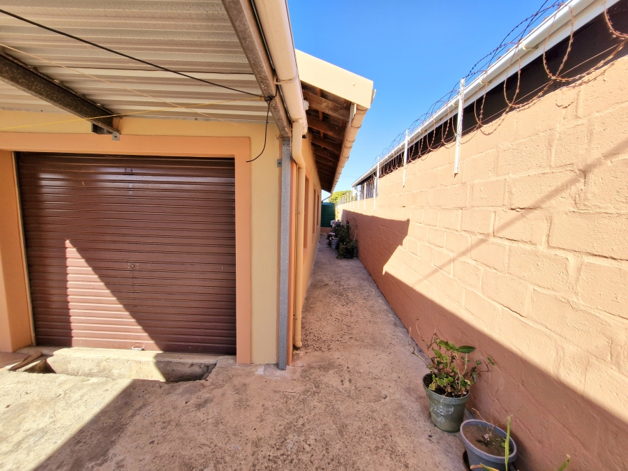 2 Bedroom Property for Sale in Trenance Park KwaZulu-Natal