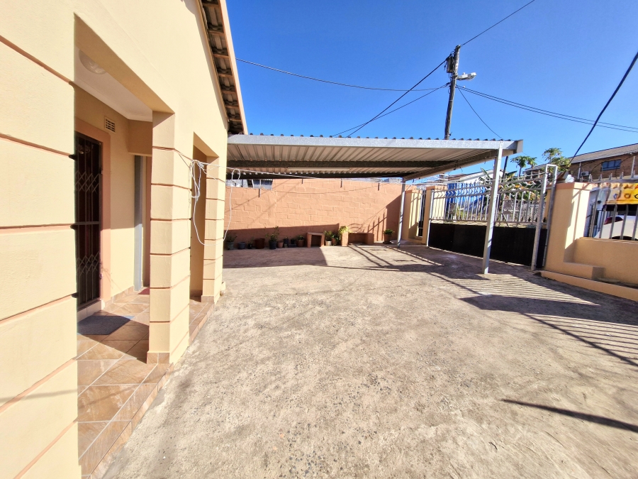 2 Bedroom Property for Sale in Trenance Park KwaZulu-Natal