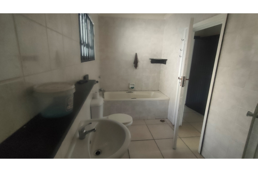 4 Bedroom Property for Sale in Athlone Park KwaZulu-Natal