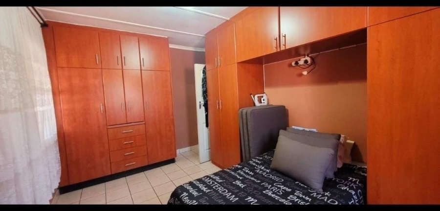 2 Bedroom Property for Sale in Austerville KwaZulu-Natal
