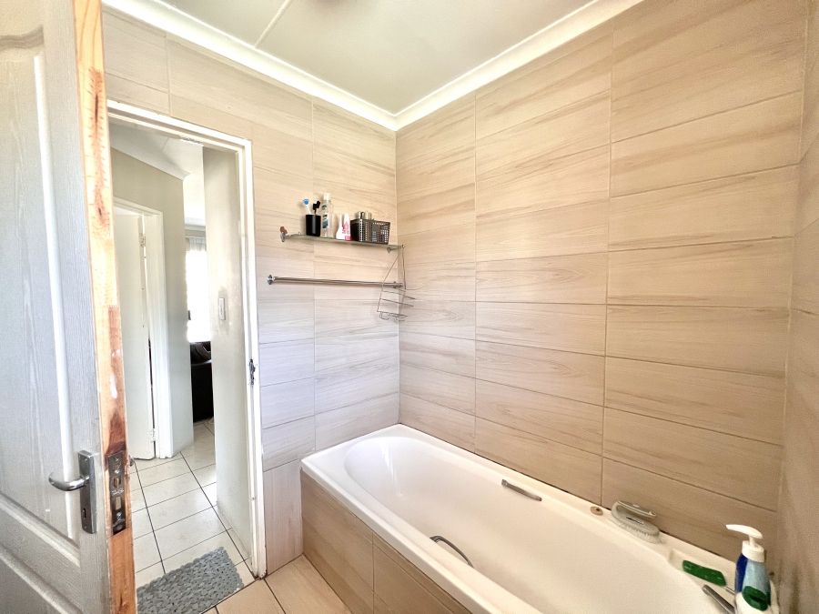 2 Bedroom Property for Sale in Morningside KwaZulu-Natal